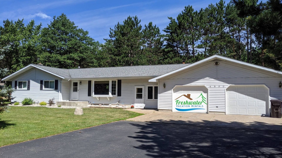 Escanaba House | Greenwood Getaway: Autumn Beauty and Comfort in the Upper Peninsula