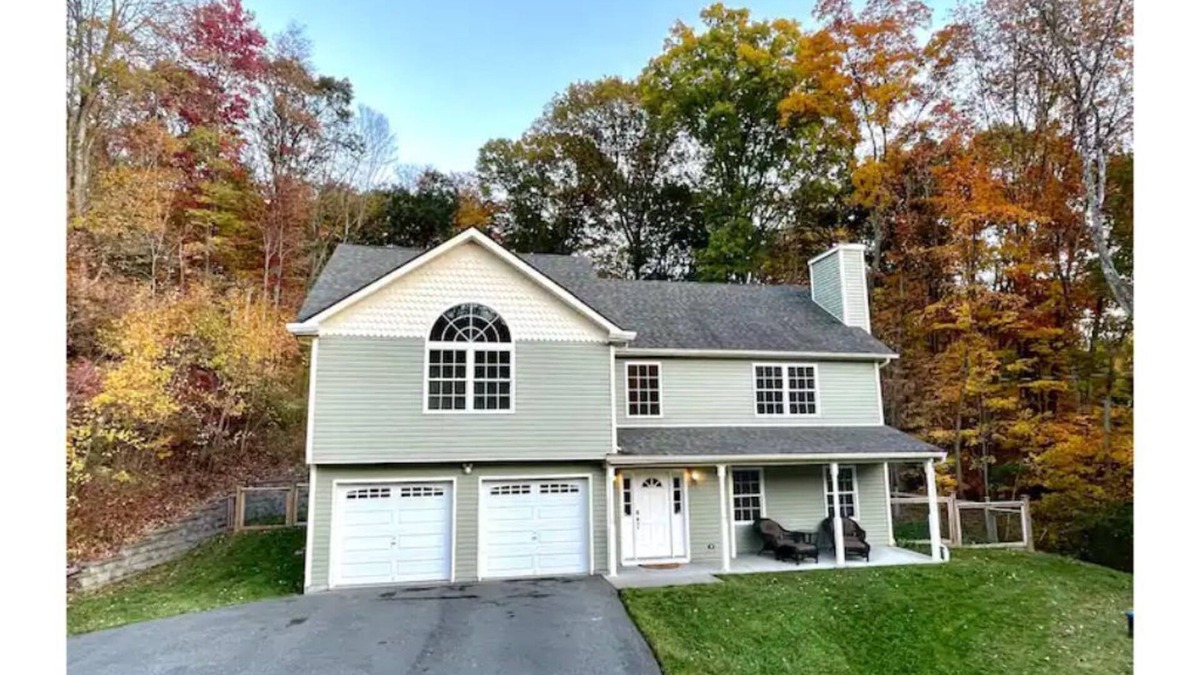 Monroe House | Greenwoods of Warwick