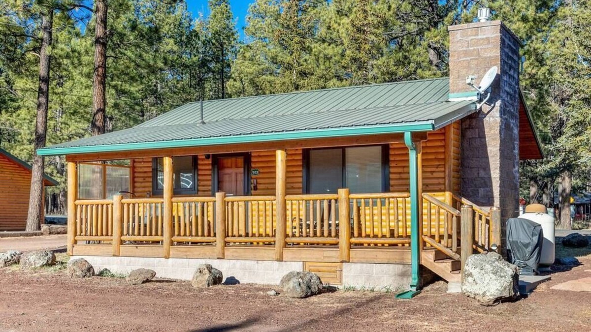 Greer Cabin | Greer Cozy Cottage (Cabin 103)