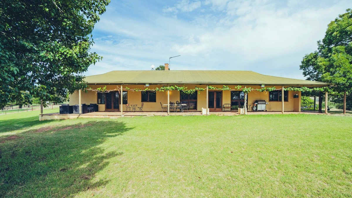 Gregadoo House | Gregadoo Homestead (20 mins from Wagga)