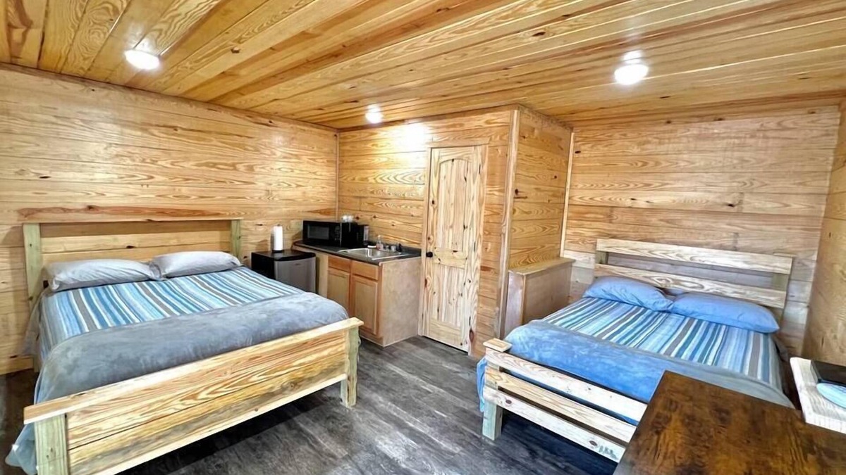 Coffeeville Cabin | Grenada Lake Resort Cabin # 1