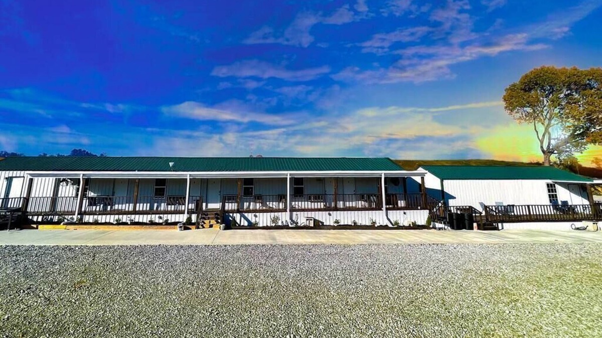 Coffeeville Cabin | Grenada Lake Resort Cabin # 3