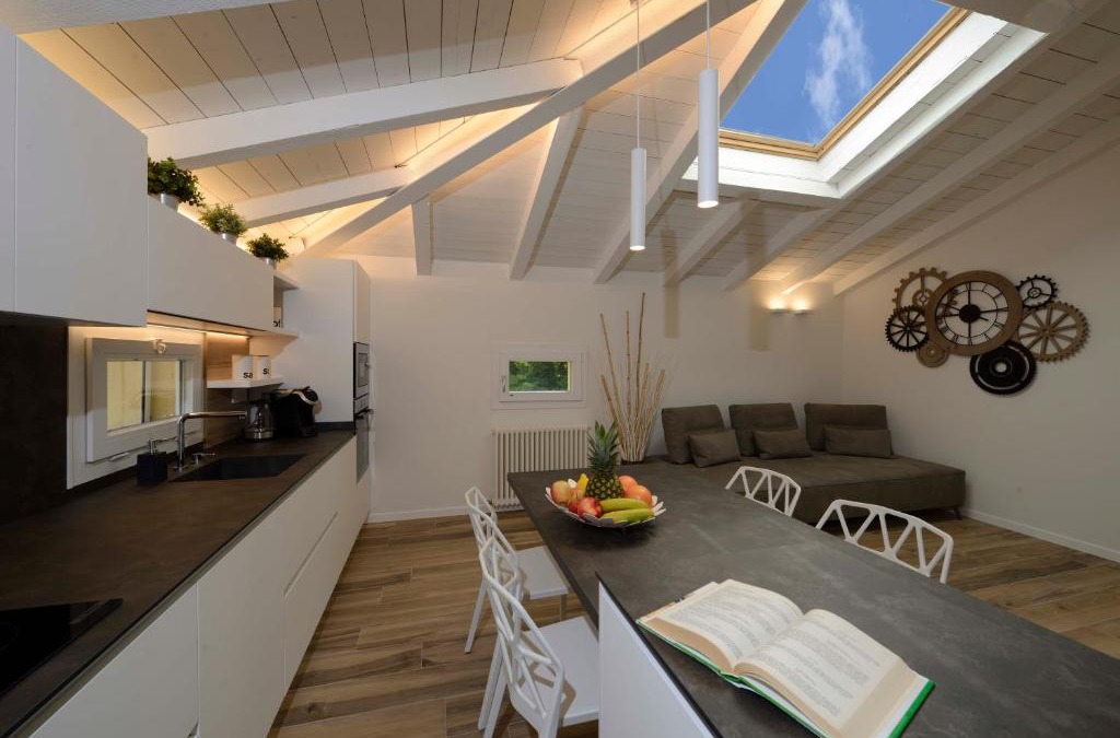 San Pietro in Casale Apartment | Grenier Blanc - Elegante mansarda