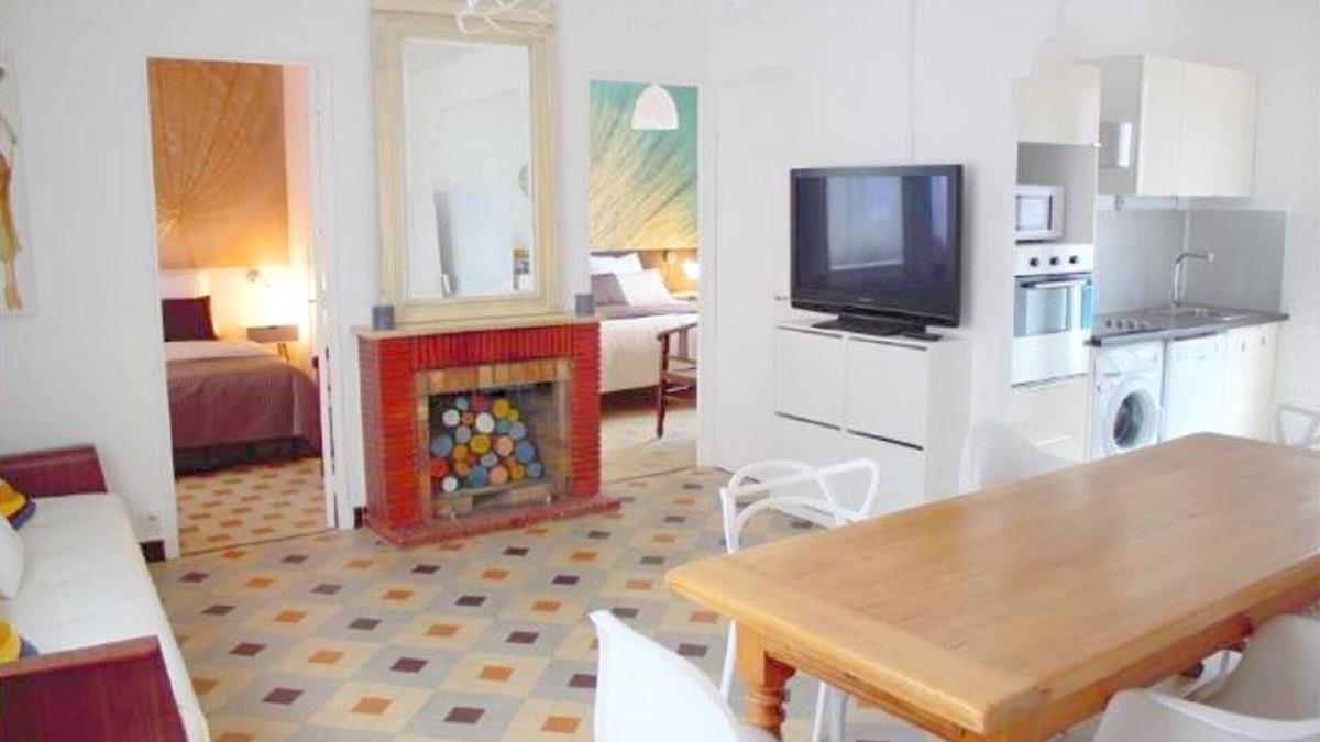 Greoux-les-Bains Apartment | GREOUX, T3 (2 bedrooms) classified *, free wi-fi, air conditioning, parking