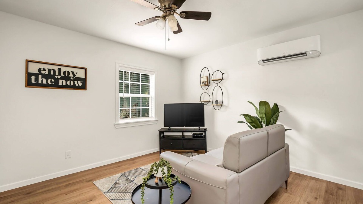 Fort Smith Condo | Gretel ; Private one bedroom duplex in desirable Fort Smith downtown Park Hill