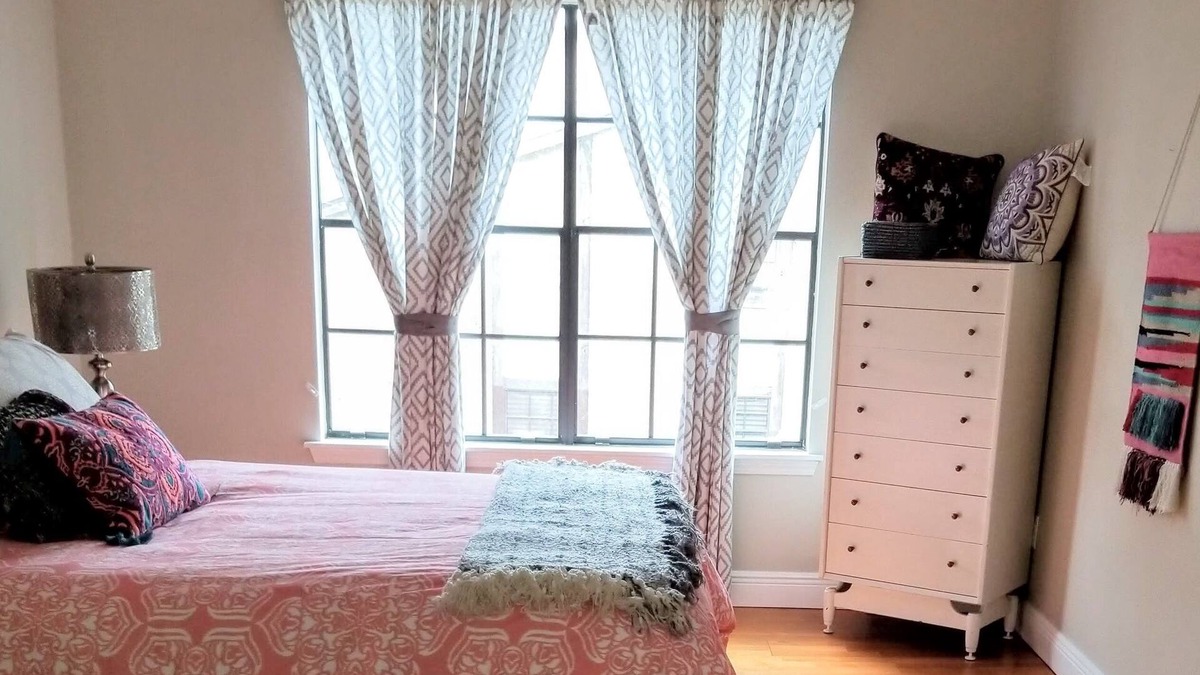 Terrytown Condo | Gretna Getaway/great for travel nurses/7 miles to French Quarter