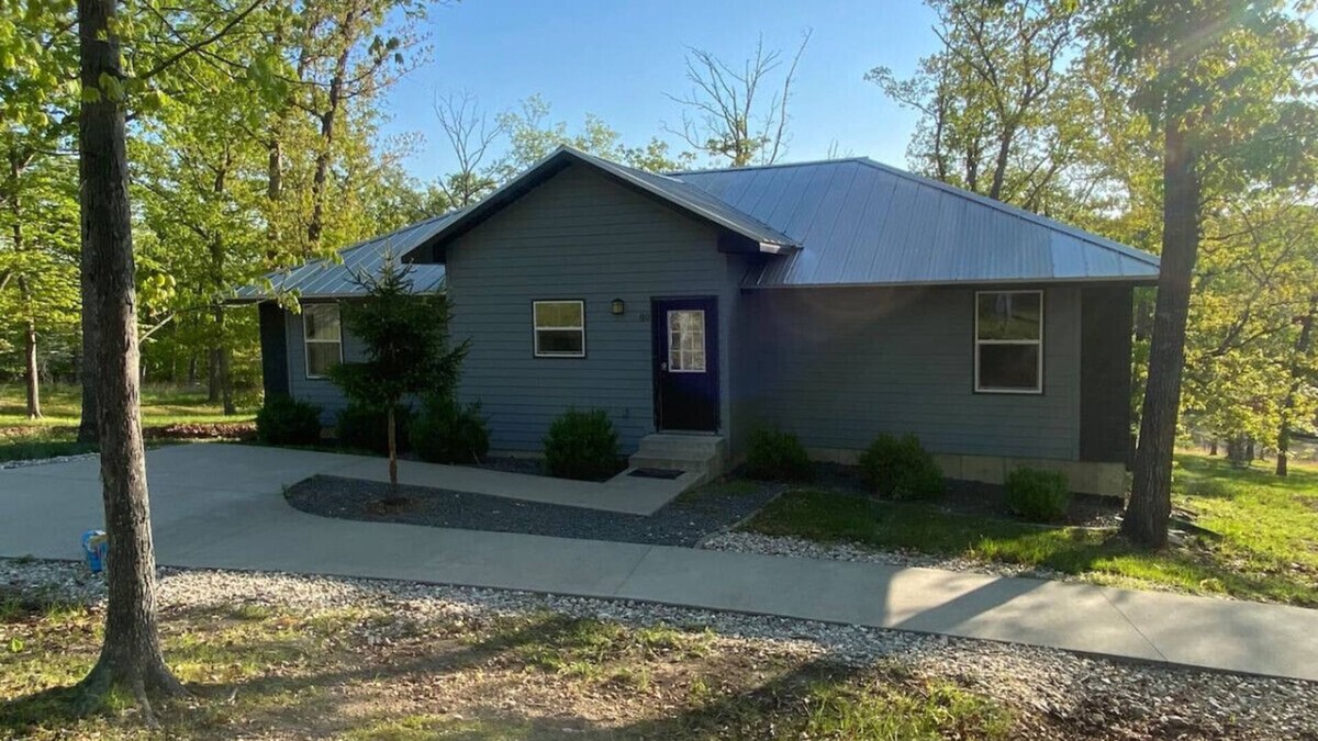 Lake Ozark Cabin | Grey Cabin Sleep 16- free VIP!