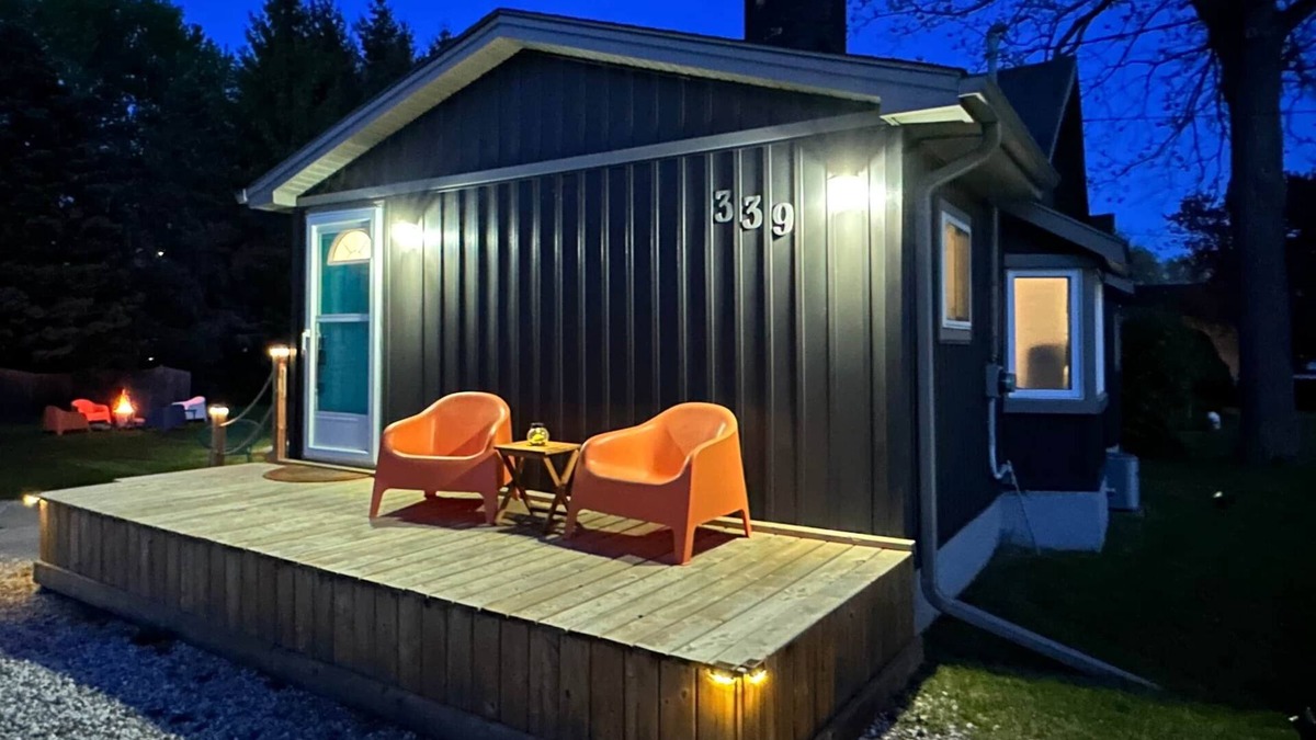 Port Stanley House | Grey Cottage in Port