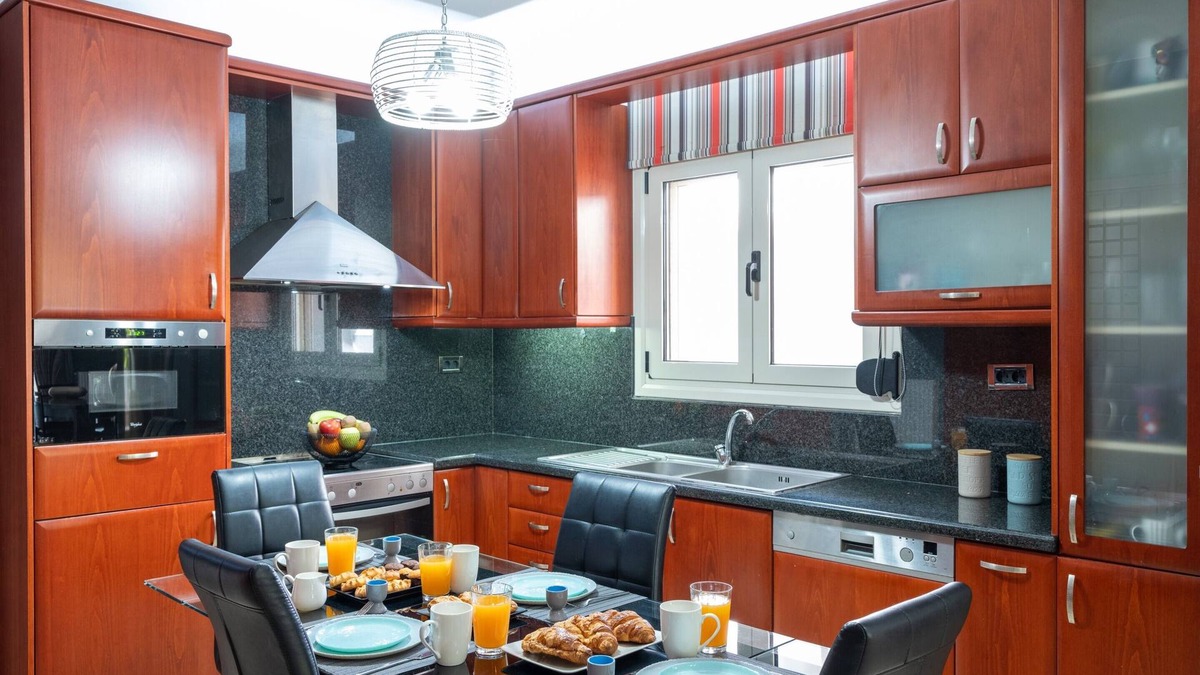 Karteros House | Grey House