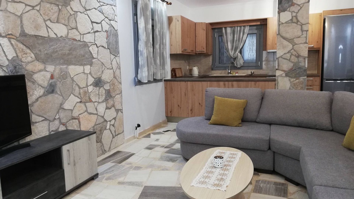 Pythagorion Cottage | Grey house