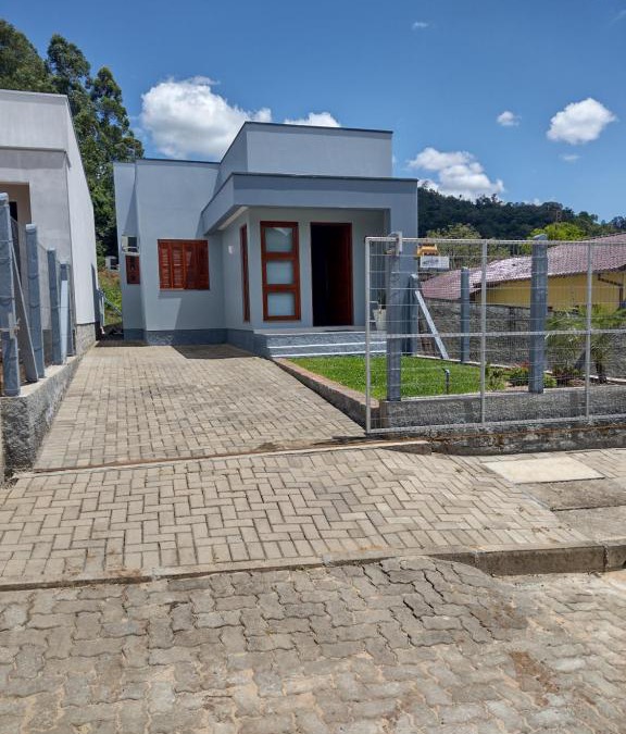 Tres Coroas House | Grey House, próximo a Gramado e ao Templo Budista