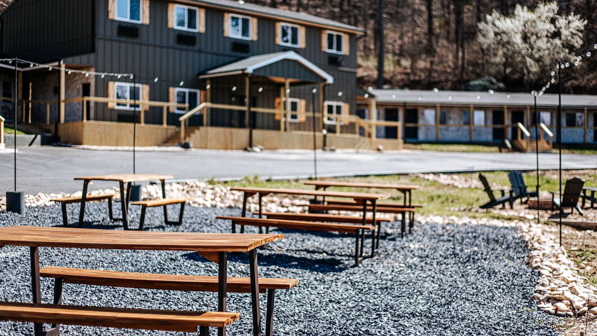 Waynesboro Hotel | Grey Pine Lodge