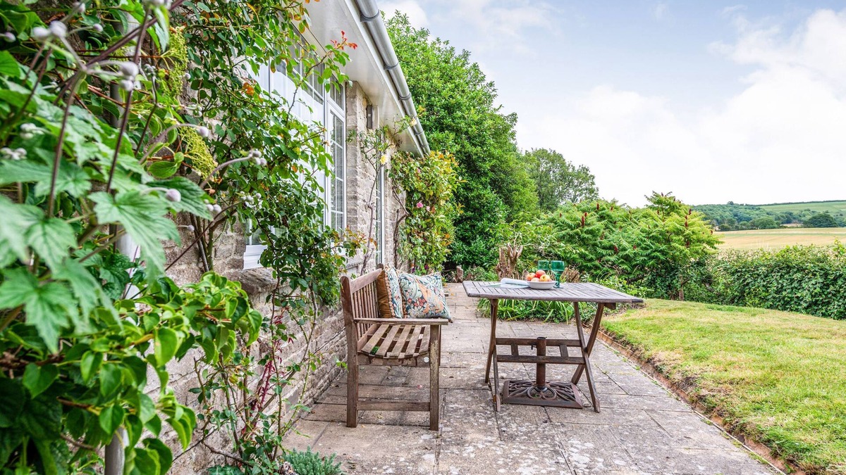 Melcombe Bingham House | Greygles - Surrounded by beautiful views