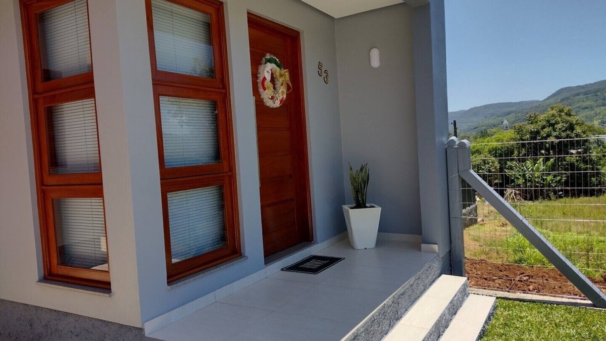 Tres Coroas House | Greyhouse pool house close to Gramado and the Buddhist Temple