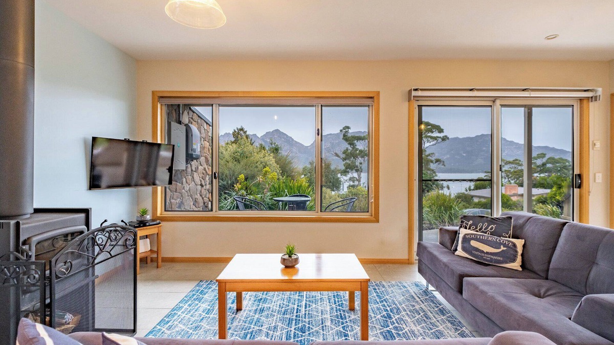 Coles Bay Apartment | Greystone (FS5) - Freycinet Holiday Houses