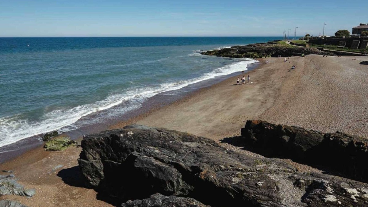 Greystones House | Greystones house, close to beach & DART for easy access to city centre
