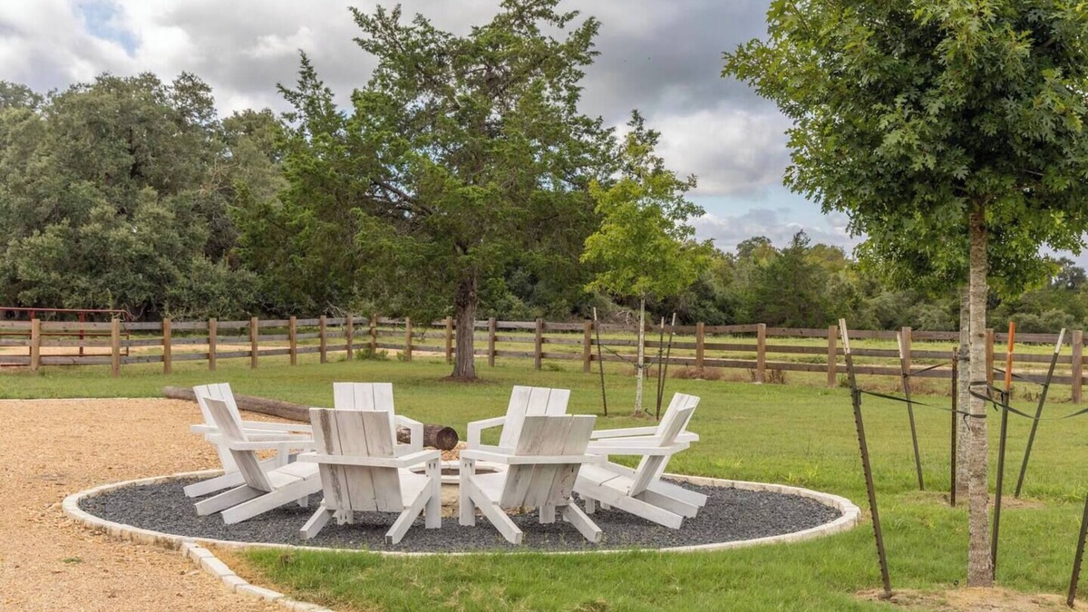 La Grange House | Grill & Chill Vibes | Enjoy Ranch Life | Cottonwood Ranch