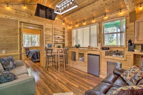 Show Low House | Grill, Fire Pit Pet-Friendly Lakeside Cottage!