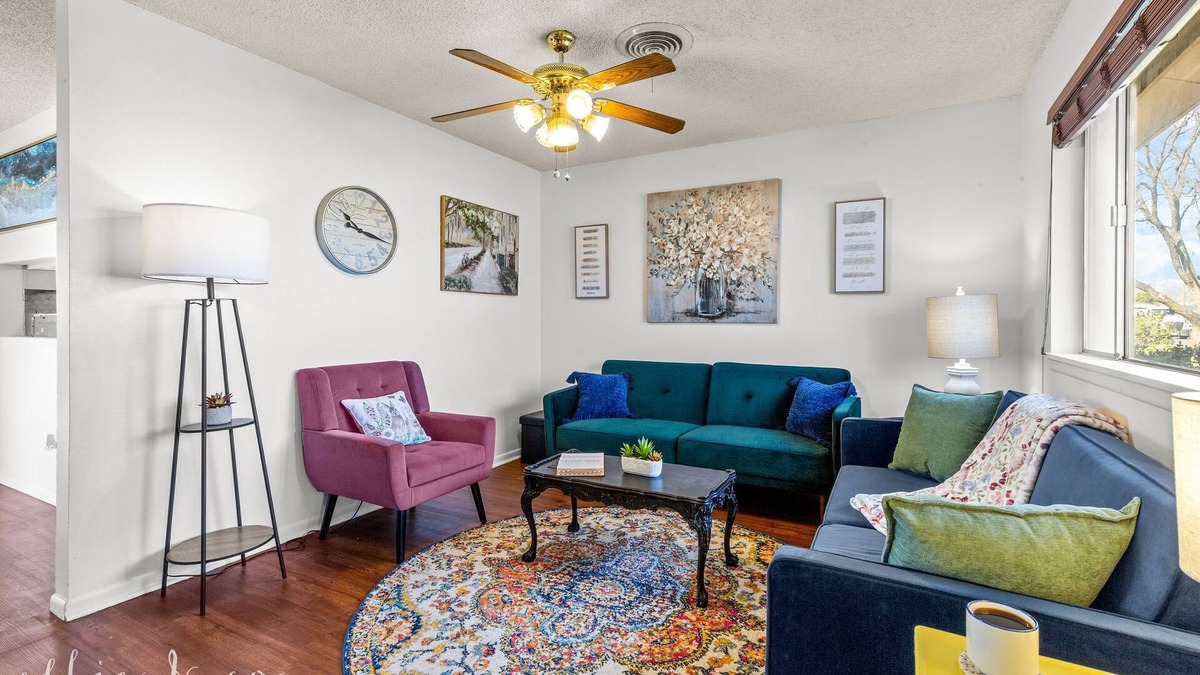 Abilene House | Grill & Patio, Workers Welcome! Large dining table