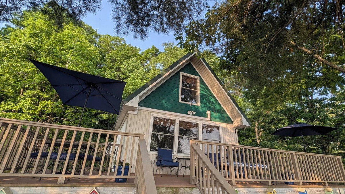 Grenell House | Grindstone Island Getaway-My Reverie, Private, Waterfront, 1000 Islands