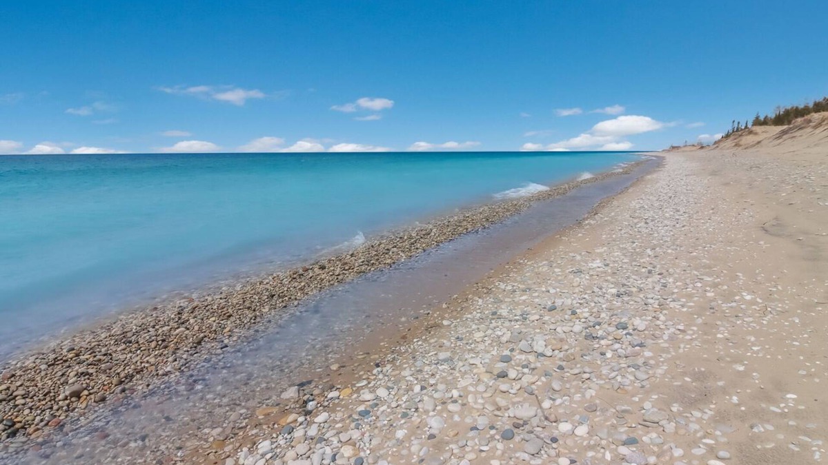 Frankfort House | Griners Life Saving$ Station on Lake Michigan w/Private Beach, Pet-Friendly
