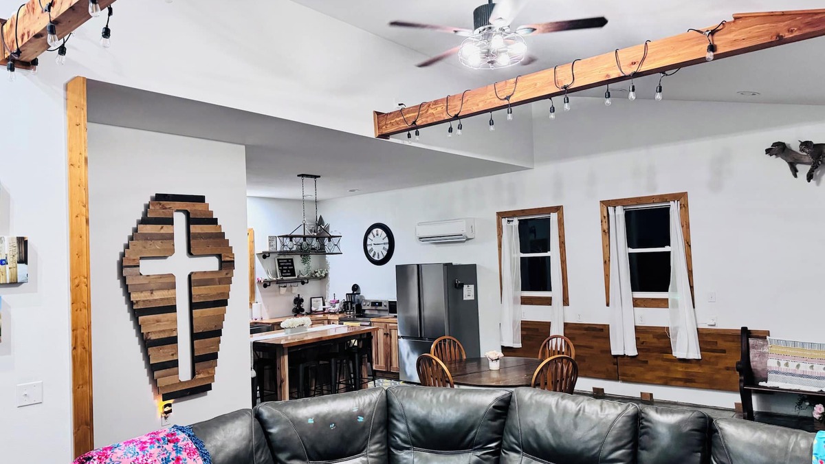 Santa Fe House | Grit & Grace Lodge near Mark Twain Lake