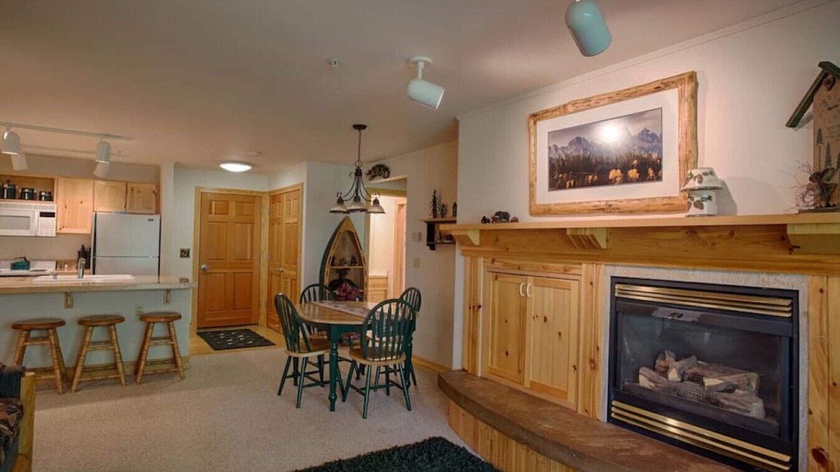 Driggs Condo | Grizzly Bear Den: Near Targhee, Sleeps 6, Hot Tub