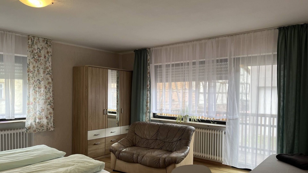 Morlesau Apartment | Großes und komfortables Ferienhaus mit Terrasse, kostenfreies Parken und WLAN