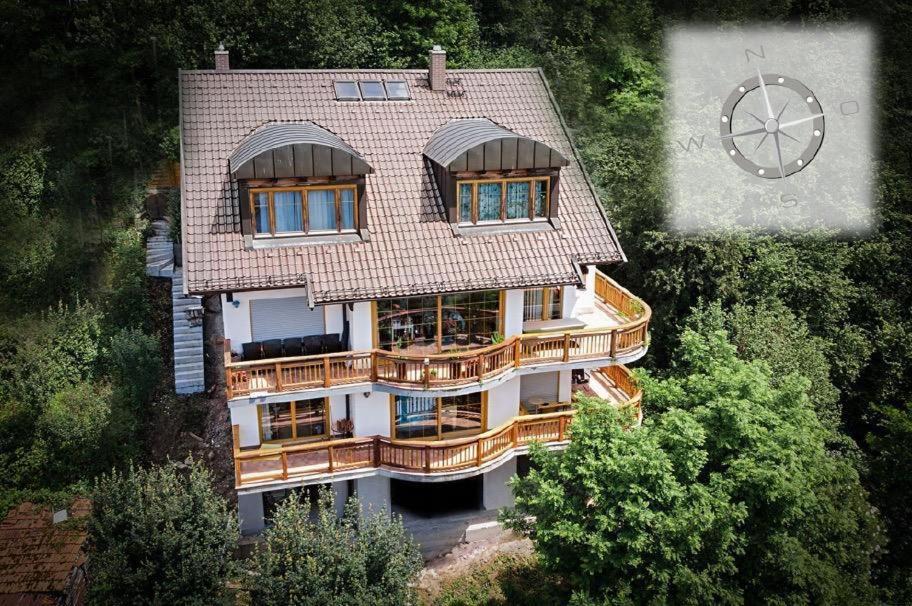 Eberbach Villa | Großzügige Villa in Hanglage am Neckar