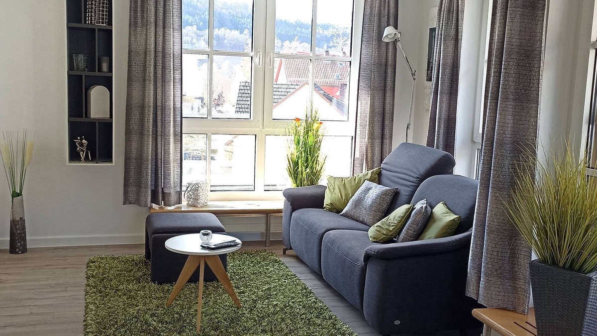 Kulmbach Apartment | Großzügiges Helles Penthouse mit Balkon in Ruhiger Lage