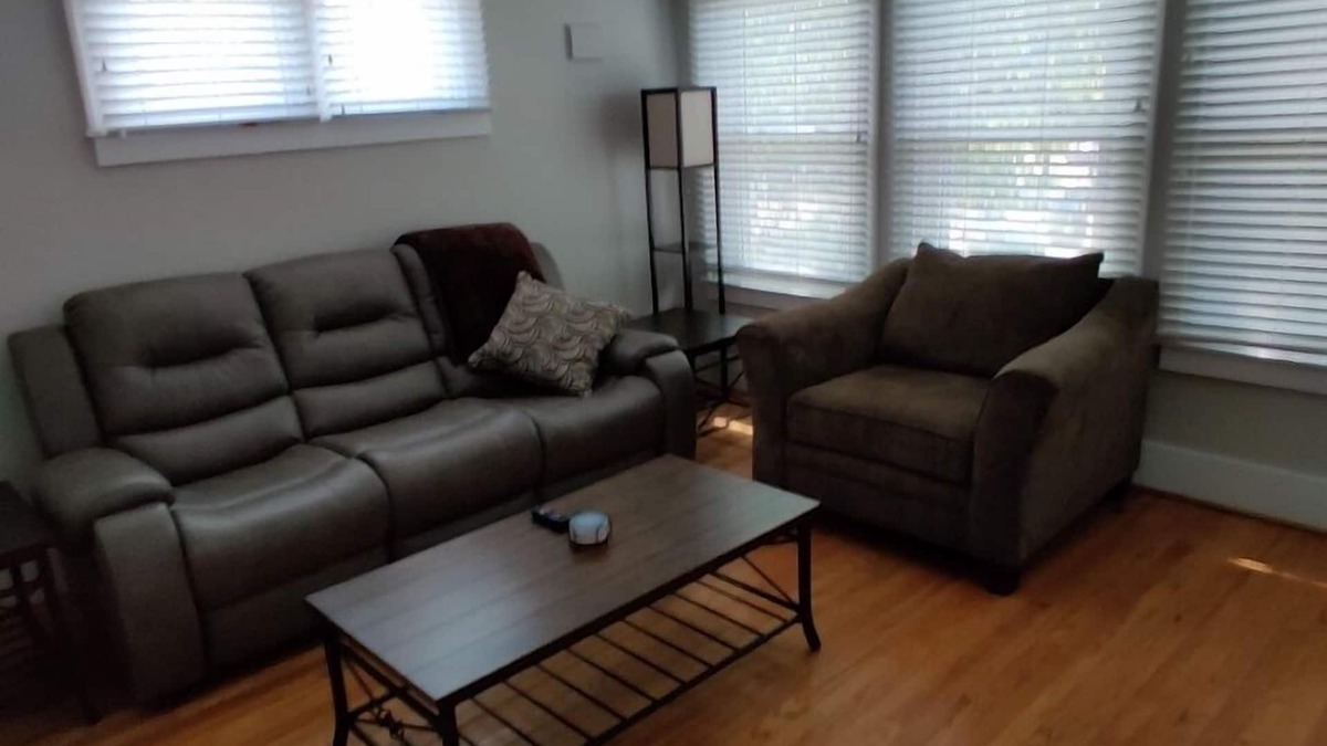 Grosse Pointe House | Grosse Pointe Cozy★ ★Downtown Detroit Close