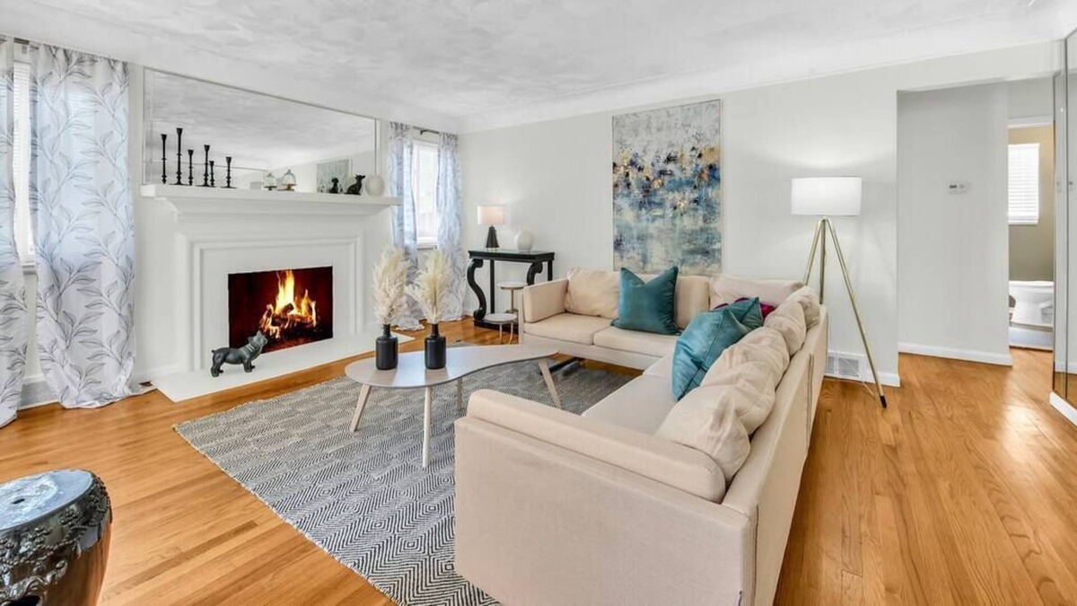 Anchorville House | Grosse Pointe/Detroit Relaxing Family Home