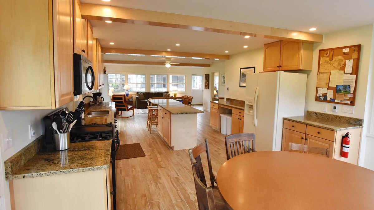 Vermilion Cottage | Grossman Cottage in Idyllic Linwood Park