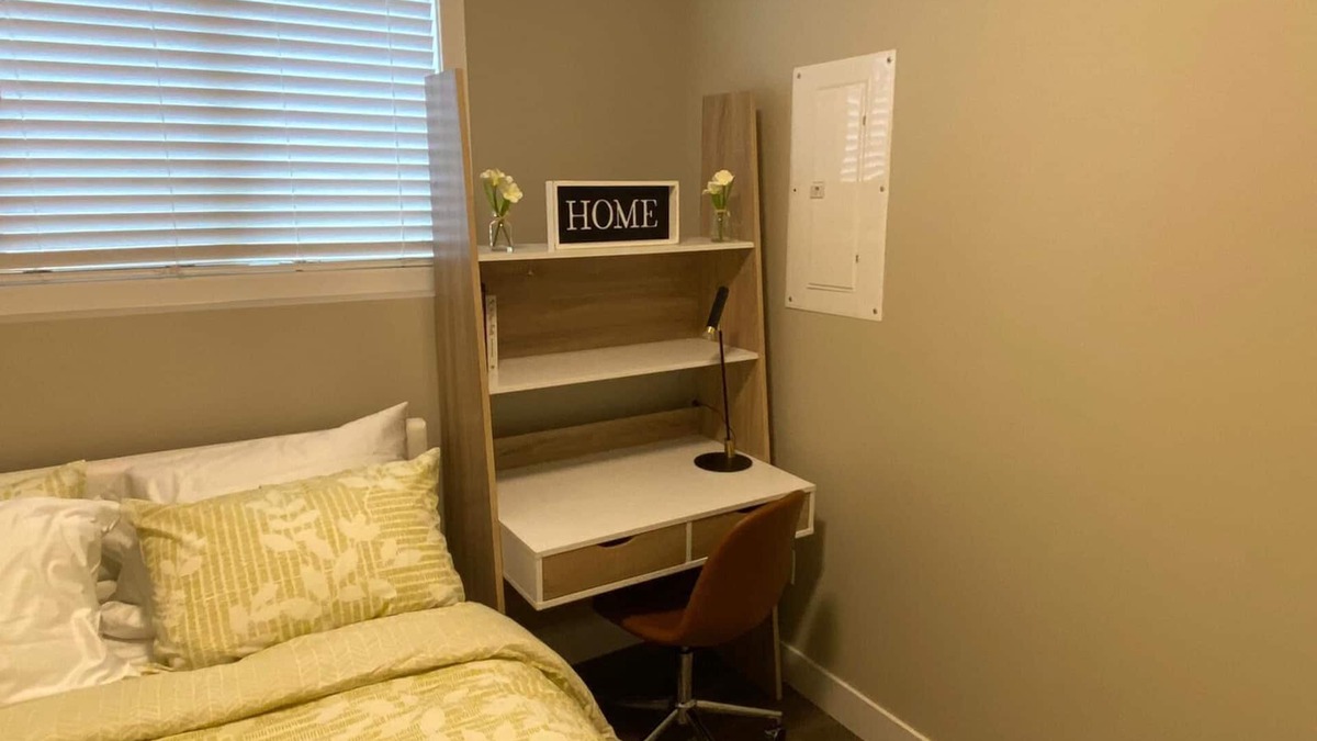 Saskatoon House | Grotto in the Meadows -Brand New and Cozy Basement