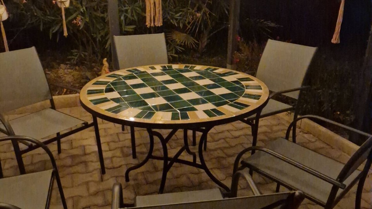 Saint-Hilaire-de-Brethmas Apartment | Ground floor of a villa. Terrace, swimming pool. Next to Anduze, Pont du Gard