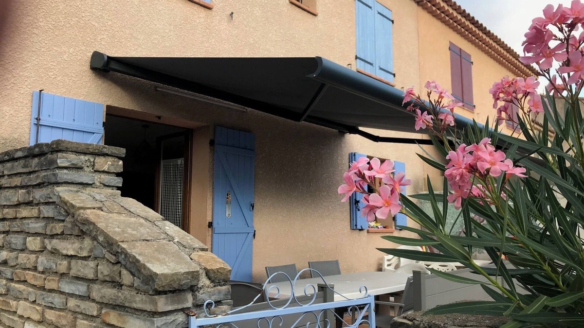 Les Salles-sur-Verdon Apartment | Ground floor apartment in detached house.