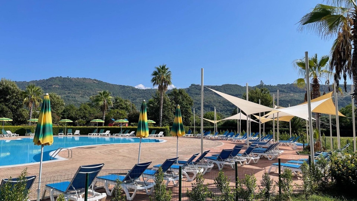 Vibo Valentia Apartment | Ground floor apartment close to beach exit and with swimming pool close by.