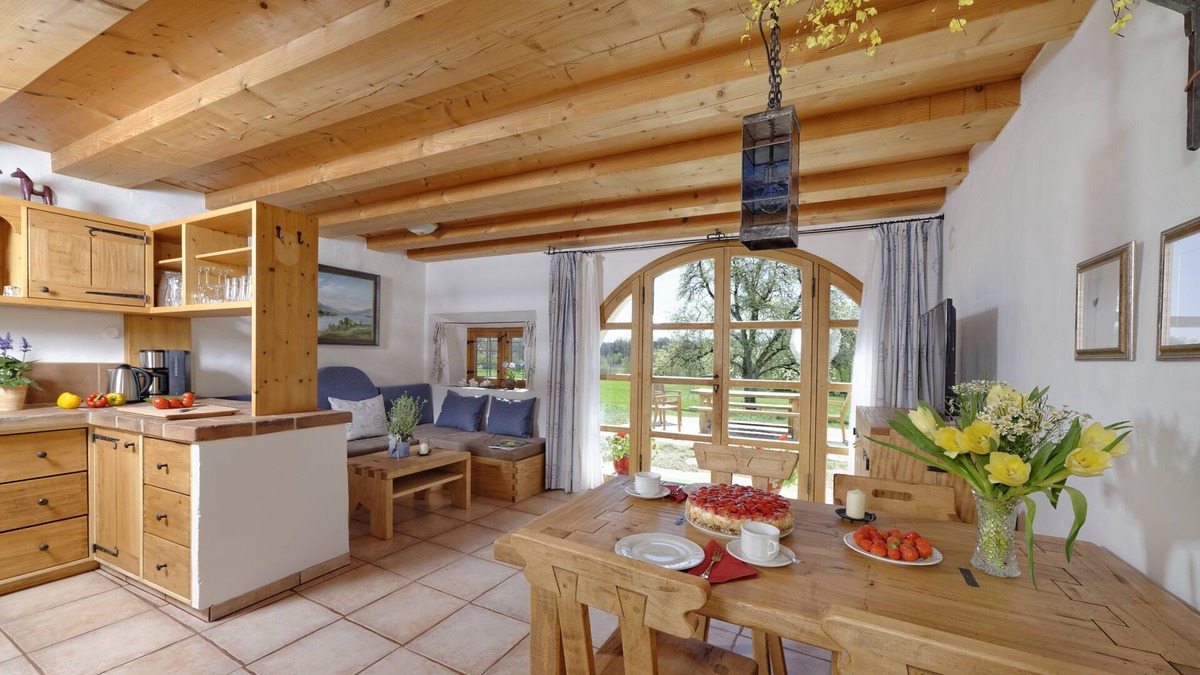 Meisham Apartment | Ground floor apartment with terrace near Lake Chiemsee