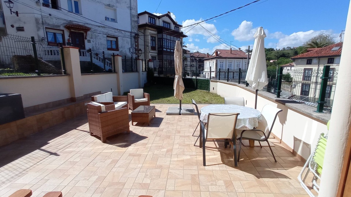 Comillas City Center Apartment | Ground floor apartment in the historic center of Comillas with private terrace