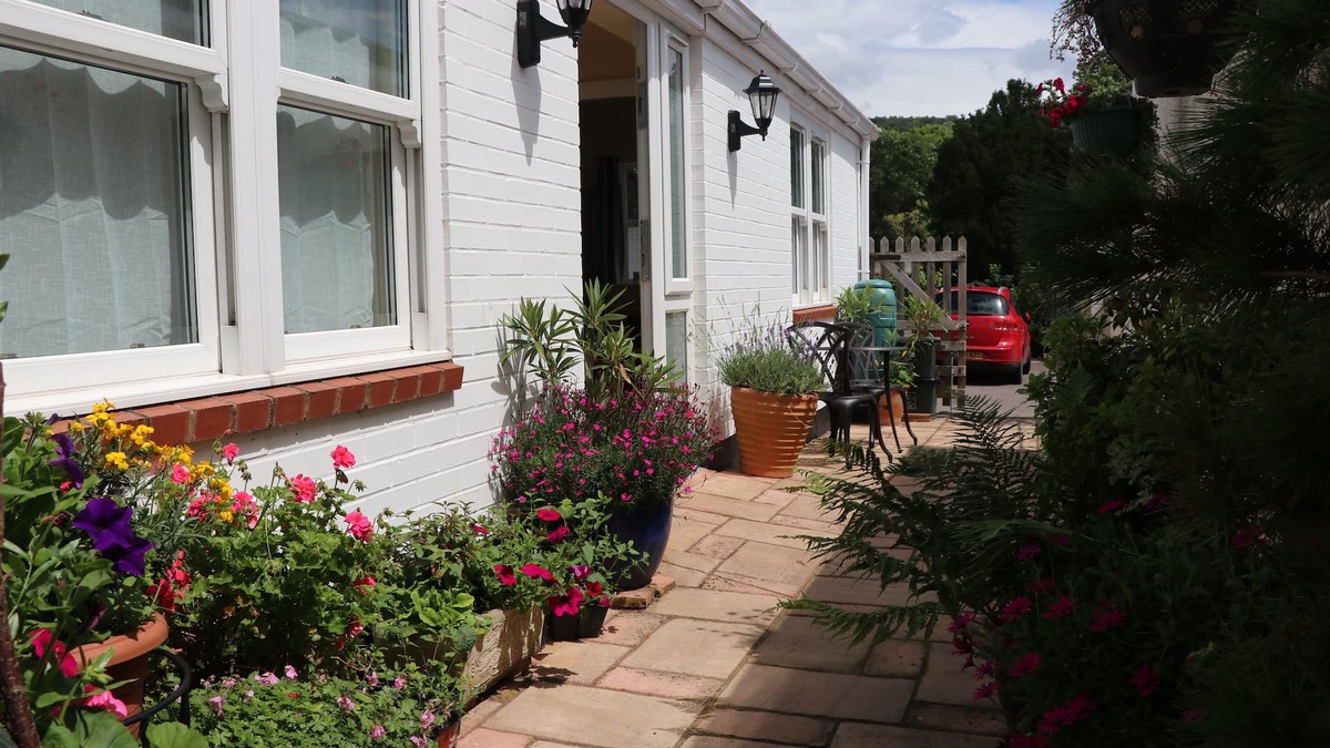 Sidmouth Apartment | Ground Floor apartment, close to beach and town centre, with parking