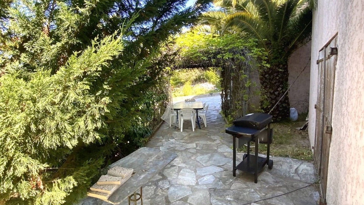 SantʼAntonino Apartment | Ground floor apartment in the beautiful village of Aregno