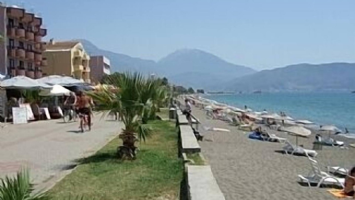 Fethiye City Center Apartment | Ground Floor Apartment With Shared Pool And Gardens