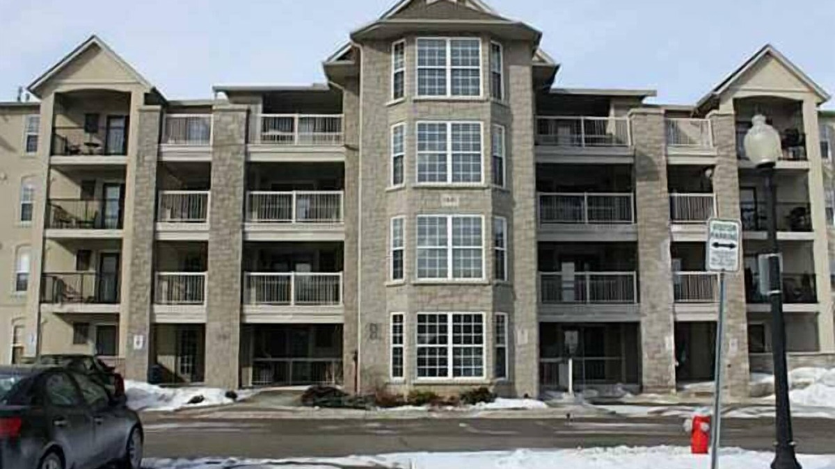 Burlington Condo | Ground Floor Condo Between Toronto And Niagara Falls