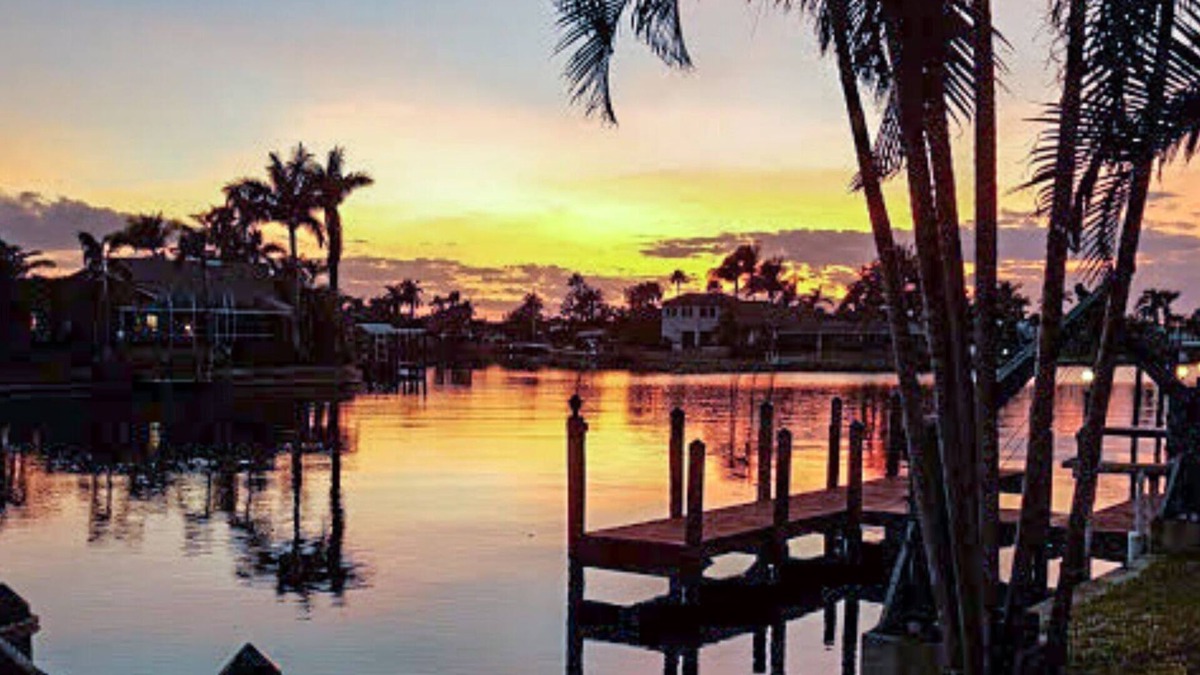 Caloosahatchee Condo | Ground Floor Condo on Beach Parkway-Sailboat Access w/Private Dock and Lift