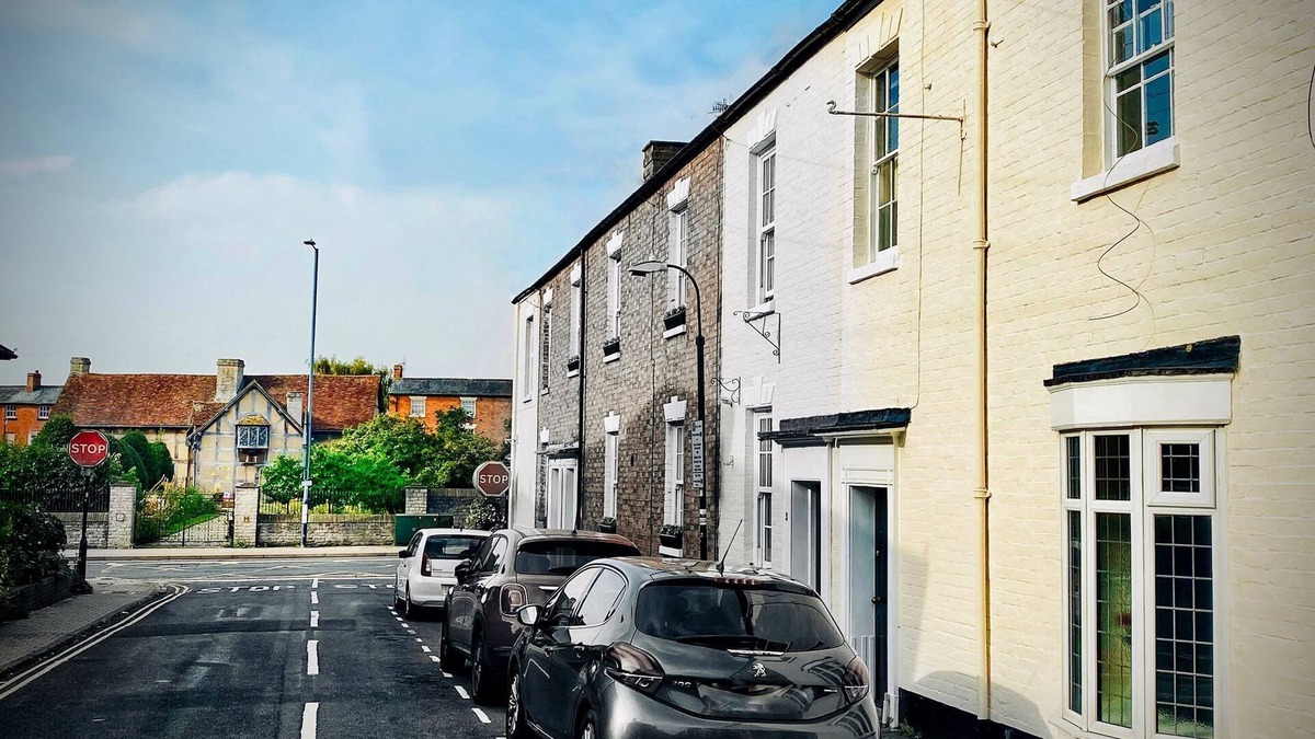 City Centre Apartment | Ground floor apartment close to town centre