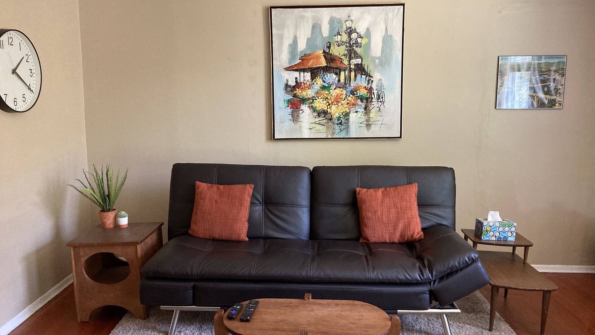 Manito Apartment | Ground Floor Private Apartment Near Manito Park, Downtown, and Sacred Heart