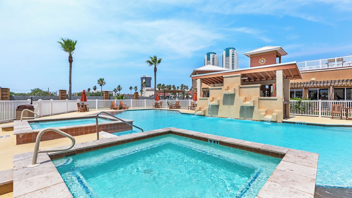 South Padre Island Condo | Ground Floor Condo with Pool, Gym & BBQ Area! Short Walk to Beach!