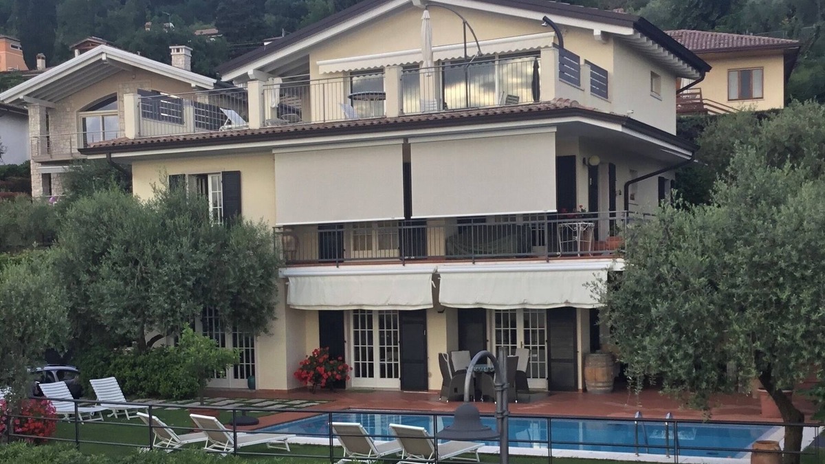 Albisano Villa | Ground floor apartment lake view