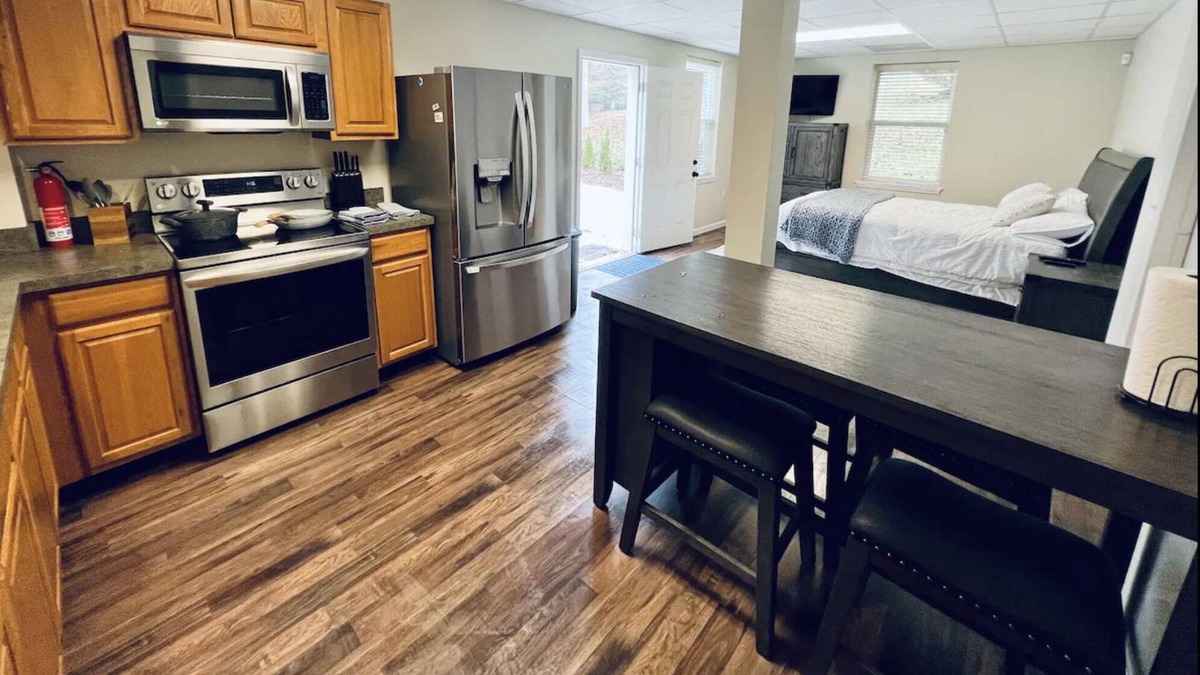 Sugar Hill House | Ground Level Studio Apartment