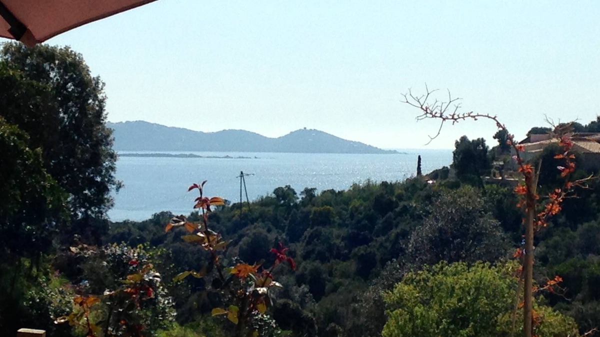 Pietrosella Villa | Ground PIETROSELLA villa overlooking the sea, with garden in a quiet, without vis-a-vis